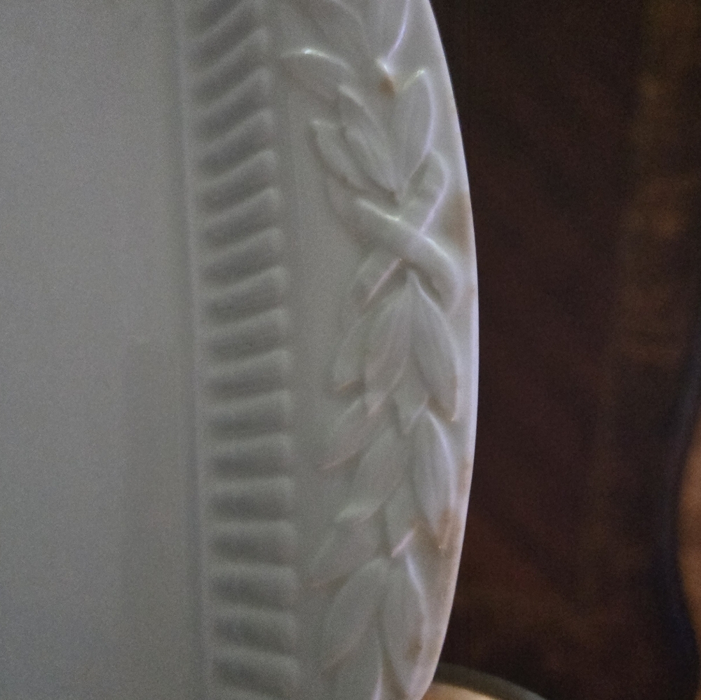 Elegant Wedgewood Serving Tray - Picture 12 of 16